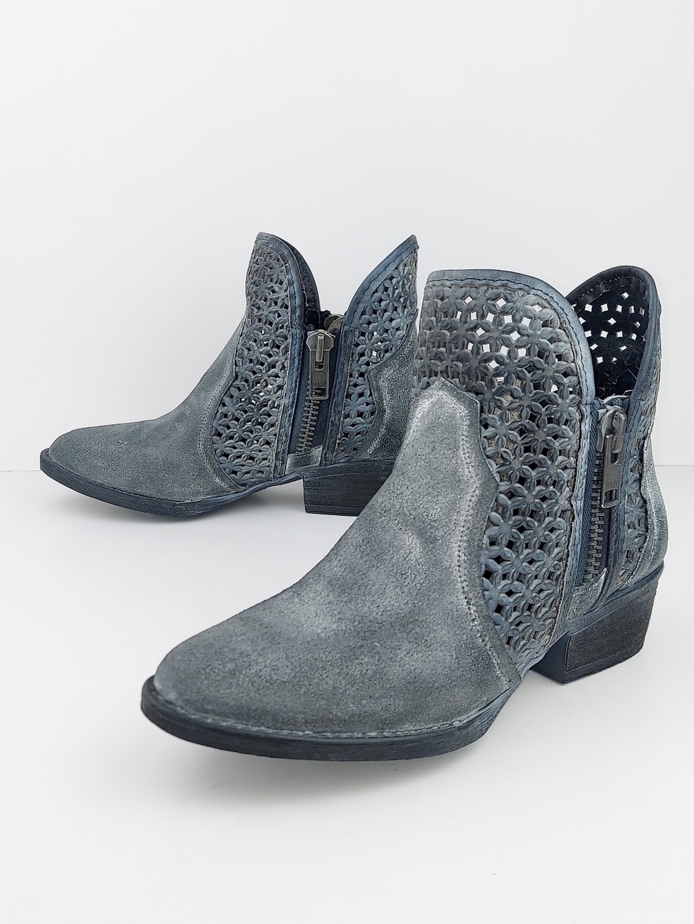 Corral Circle G Gray Distressed Cutout Ankle Booties NWOT - Picture 3 of 11